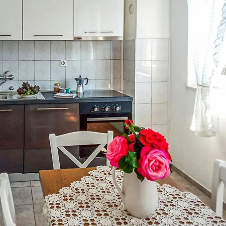 1 Bedroom Beautiful In Pag * Pag Town