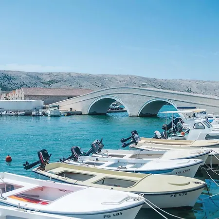 1 Bedroom Beautiful In Pag