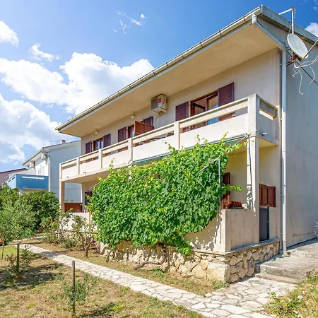 1 Bedroom Beautiful In Pag Apartment Pag Town